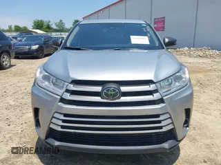 2019 Toyota Highlander LE with VIN 5TDZARFH0KS061239, listed as a IAAI auction lot 42601981 with 216,288 mi miles and . Bid and sale history available at DreamBid. Image 12.