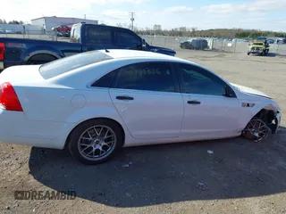 2011 Chevrolet Caprice z VIN 6G1MK5T28BL524726, wystawiony jako IAAI lot #41771386 z przebiegiem 174 194 mil mil oraz . Historia ofert i sprzedaży dostępna na DreamBid. Obrazek 14.