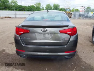 2013 Kia Optima LX z VIN 5XXGM4A7XDG253871, wystawiony jako IAAI lot #42357838 z przebiegiem 122 229 mil mil oraz . Historia ofert i sprzedaży dostępna na DreamBid. Obrazek 16.
