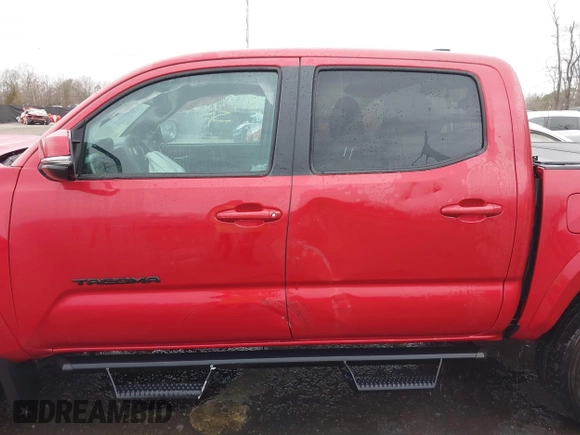 2023 Toyota Tacoma SR5 z VIN 3TYAZ5CN0PT037107, wystawiony jako IAAI lot #41717348 z przebiegiem 31 093 mil mil oraz . Historia ofert i sprzedaży dostępna na DreamBid. Obrazek 14.