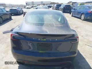 2024 Tesla Model 3 z VIN 5YJ3E1EA5RF843972, wystawiony jako IAAI lot #41873089 z przebiegiem 9 788 mil mil oraz . Historia ofert i sprzedaży dostępna na DreamBid. Obrazek 16.