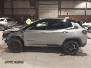 2022 Jeep Compass Latitude с VIN 3C4NJDBB6NT197114, выставлен на аукционе IAAI как лот 41052368 с пробегом 87 354 миль миль и . История ставок и продаж доступна на DreamBid. Изображение 14.