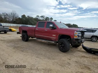2019 Chevrolet Silverado 3500HD High Country with VIN 1GC4KYEY9KF112871, listed as a Copart auction lot 44194495 with 141,059 mi miles and Non Repairable. Bid and sale history available at carsss.com. Image 4.