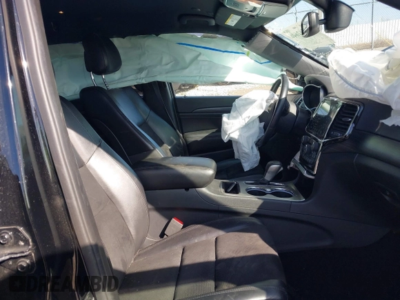 2019 Jeep Grand Cherokee Laredo E with VIN 1C4RJFAG6KC661777, listed as a IAAI auction lot 41762646 with 103,547 mi miles. Bid and sale history available at carsss.com. Image 5.