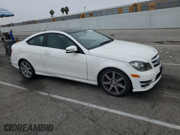 2013 Mercedes-Benz C 250 с VIN WDDGJ4HB3DG051259, выставлен на аукционе Copart как лот 64798525 с пробегом 80 760 миль миль и Чистый • Clean title. История ставок и продаж доступна на DreamBid. Изображение 4.