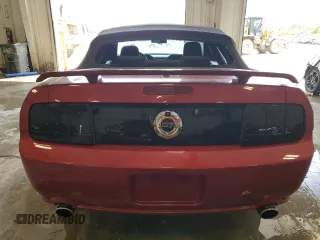 2008 Ford Mustang GT Deluxe z VIN 1ZVHT85H385156830, wystawiony jako Copart lot #57519415 z przebiegiem 114 722 mil mil oraz Tytuł czysty. Historia ofert i sprzedaży dostępna na DreamBid. Obrazek 6.
