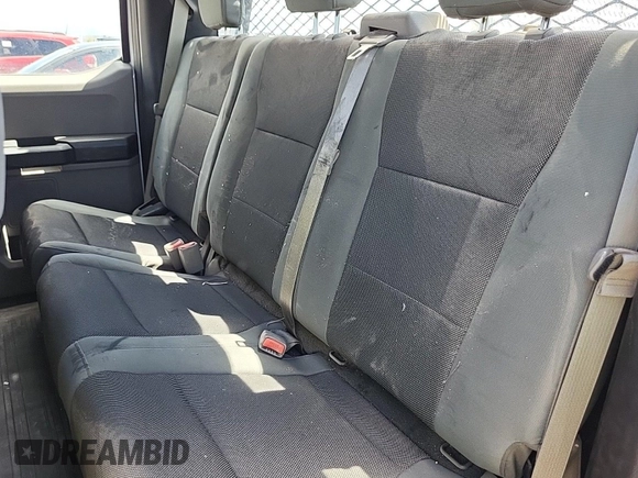 2017 Ford F-150 XL with VIN 1FTEX1E8XHKC49220, listed as a IAAI auction lot 42226831 with 194,749 mi miles and . Bid and sale history available at carsss.com. Image 40.