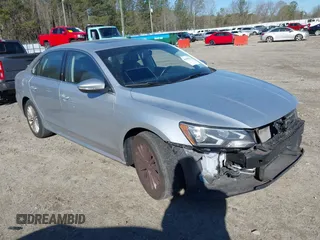 2017 Volkswagen Passat SE z VIN 1VWBT7A31HC086072, wystawiony jako IAAI lot #41868256 z przebiegiem 87 220 mil mil oraz . Historia ofert i sprzedaży dostępna na DreamBid. Obrazek 1.