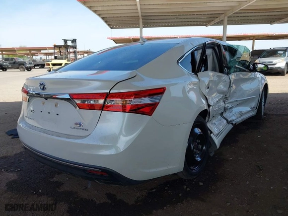 2015 Toyota Avalon Hybrid XLE Touring with VIN 4T1BD1EB8FU044533, listed as a IAAI auction lot 41914580 with 104,739 mi miles. Bid and sale history available at carsss.com. Image 4.