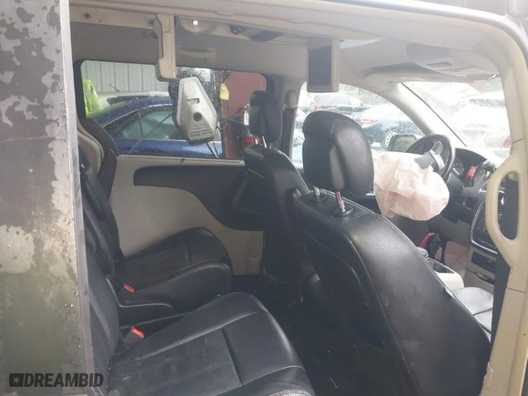 2014 Chrysler Town & Country Touring-L 30th Anniversary with VIN 2C4RC1CG1ER249935, listed as a IAAI auction lot 41553454 with 157,184 mi miles. Bid and sale history available at carsss.com. Image 8.