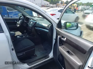 2015 Kia Sorento LX with VIN 5XYKTDA6XFG551064, listed as a IAAI auction lot 42536365 with 166,050 mi miles and . Bid and sale history available at DreamBid. Image 5.