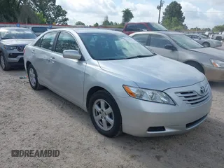 2008 Toyota Camry LE z VIN 4T4BE46K68R033116, wystawiony jako IAAI lot #42235225 z przebiegiem 88 801 mil mil oraz . Historia ofert i sprzedaży dostępna na DreamBid. Obrazek 1.