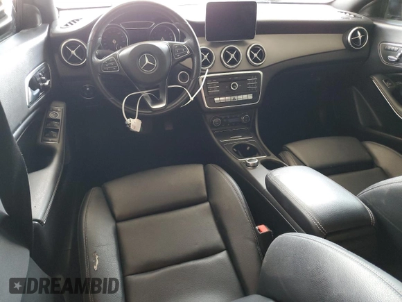 2019 Mercedes-Benz CLA 250 z VIN WDDSJ4EB2KN698940, wystawiony jako Copart lot #54747905 z przebiegiem 69 353 mil mil oraz Nie do naprawy • Non repairable. Historia ofert i sprzedaży dostępna na DreamBid. Obrazek 8.