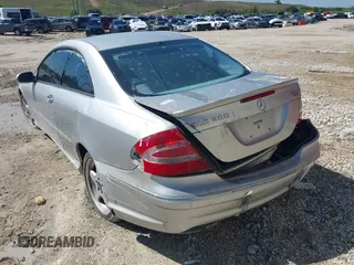 2004 Mercedes-Benz CLK-Class 5.0L with VIN WDBTJ75J54F076383, listed as a IAAI auction lot 41625538 with 160,585 mi miles. Bid and sale history available at carsss.com. Image 3.