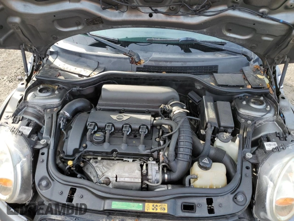 2010 MINI Convertible S with VIN WMWMS3C57ATY08895, listed as a Copart auction lot 41870075 with 101,573 mi miles and Clean title. Bid and sale history available at DreamBid. Image 12.