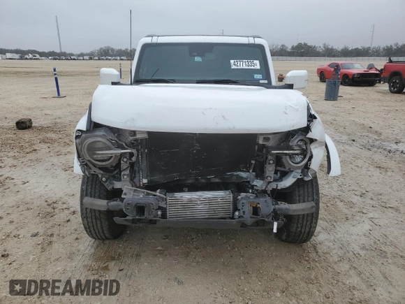 2023 Ford Bronco z VIN 1FMEE5BP3PLB45231, wystawiony jako Copart lot #42771335 z przebiegiem 45 981 mil mil oraz Szkoda całkowita • Salvage title. Historia ofert i sprzedaży dostępna na DreamBid. Obrazek 5.