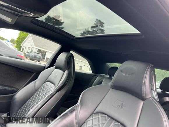 2018 Audi S5 Premium Plus z VIN WAUP4AF50JA008006, wystawiony jako Copart lot #58092055 z przebiegiem 134 205 mil mil oraz Czysty tytuł • Clean title. Historia ofert i sprzedaży dostępna na DreamBid. Obrazek 9.
