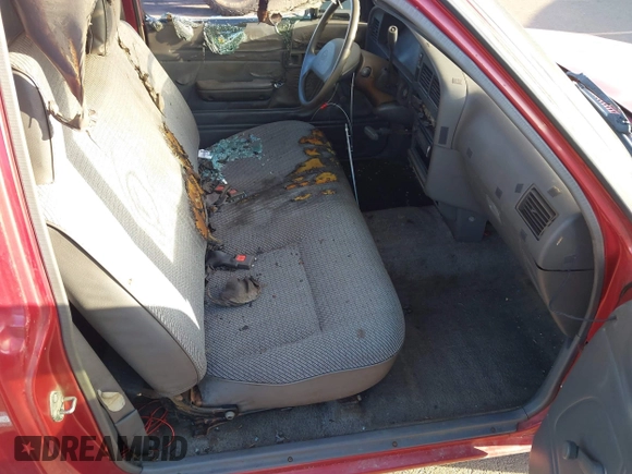 1993 Toyota Pickup DX z VIN JT4RN81P1P5162011, wystawiony jako IAAI lot #41721589 z przebiegiem 207 489 mil mil oraz . Historia ofert i sprzedaży dostępna na DreamBid. Obrazek 5.