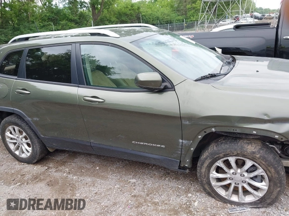2020 Jeep Cherokee Latitude z VIN 1C4PJMCB5LD636295, wystawiony jako IAAI lot #42358449 z przebiegiem 103 478 mil mil oraz . Historia ofert i sprzedaży dostępna na DreamBid. Obrazek 13.