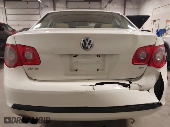 2005 Volkswagen Jetta 2.5L with VIN 3VWSF71K55M627164, listed as a IAAI auction lot 41472265 with 233,937 mi miles and . Bid and sale history available at DreamBid. Image 6.