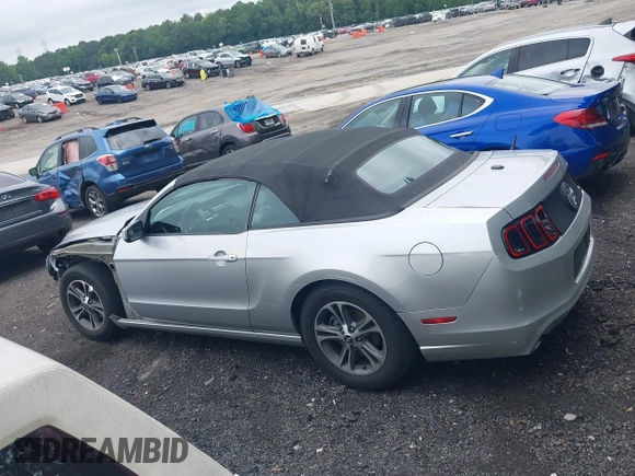 2014 Ford Mustang V6 with VIN 1ZVBP8EM3E5231996, listed as a IAAI auction lot 42537352 with 149,242 mi miles and . Bid and sale history available at DreamBid. Image 14.