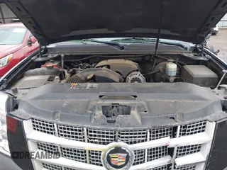2014 Cadillac Escalade Platinum z VIN 1GYS4DEF9ER212880, wystawiony jako IAAI lot #41954880 z przebiegiem 193 203 mil mil oraz . Historia ofert i sprzedaży dostępna na DreamBid. Obrazek 10.
