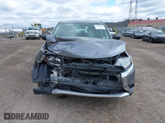 2018 Mitsubishi Outlander ES z VIN JA4AZ3A36JJ004547, wystawiony jako IAAI lot #42048456 z przebiegiem 82 379 mil mil oraz . Historia ofert i sprzedaży dostępna na DreamBid. Obrazek 13.