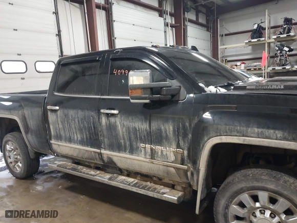 2017 GMC Sierra 2500HD Denali with VIN 1GT12UEY1HF212175, listed as a IAAI auction lot 40998857 with 80,297 mi miles. Bid and sale history available at carsss.com. Image 13.