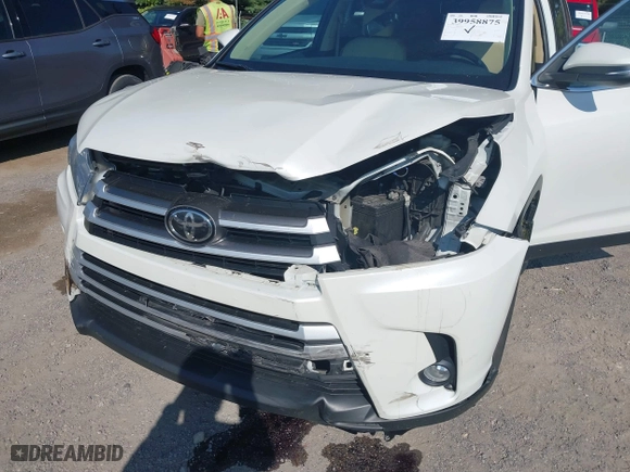 2019 Toyota Highlander SE with VIN 5TDJZRFH3KS626556, listed as a IAAI auction lot 39958875 with 75,053 mi miles. Bid and sale history available at carsss.com. Image 6.