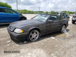 1998 Mercedes-Benz SL 500 z VIN WDBFA67F4WF169141, wystawiony jako Copart lot #61306695 z przebiegiem Nie podano mil oraz Czysty tytuł • Clean title. Historia ofert i sprzedaży dostępna na DreamBid. Obrazek 1.