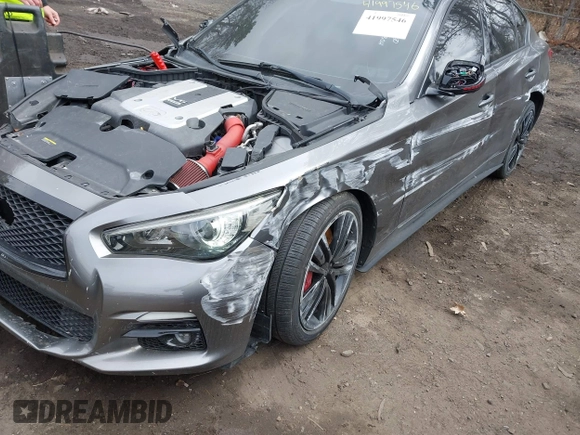 2015 Infiniti Q50 with VIN JN1BV7AR8FM401199, listed as a IAAI auction lot 41997546 with 86,017 mi miles. Bid and sale history available at carsss.com. Image 6.