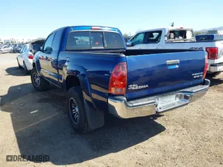2008 Toyota Tacoma PreRunner with VIN 5TETU62N78Z590352, listed as a IAAI auction lot 41818321 with 190,762 mi miles. Bid and sale history available at carsss.com. Image 3.