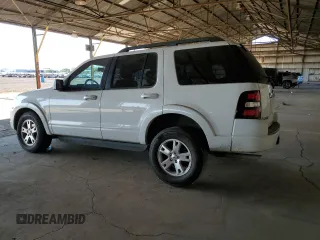 2010 Ford Explorer XLT z VIN 1FMEU7DE4AUA83284, wystawiony jako Copart lot #62513215 z przebiegiem 134 656 mil mil oraz Szkoda całkowita • Salvage title. Historia ofert i sprzedaży dostępna na DreamBid. Obrazek 2.