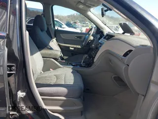 2015 Chevrolet Traverse LT with VIN 1GNKVGKD5FJ260911, listed as a IAAI auction lot 41881961 with Not Provided miles and . Bid and sale history available at DreamBid. Image 5.