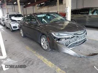 2015 Chrysler 200 Limited z VIN 1C3CCCABXFN533012, wystawiony jako IAAI lot #42252732 z przebiegiem 92 840 mil mil oraz . Historia ofert i sprzedaży dostępna na DreamBid. Obrazek 1.