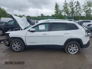 2017 Jeep Cherokee Latitude с VIN 1C4PJMCS3HW545909, выставлен на аукционе IAAI как лот 42328056 с пробегом 149 979 миль миль и . История ставок и продаж доступна на DreamBid. Изображение 15.