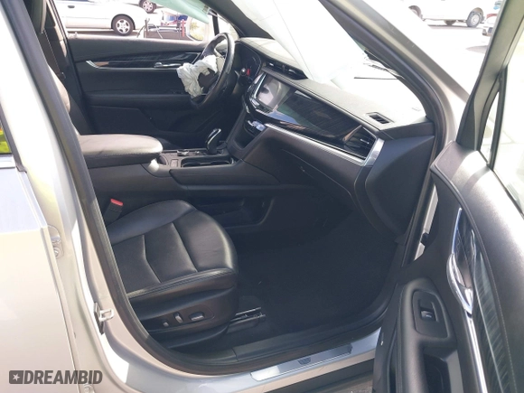 2020 Cadillac XT6 FWD Premium Luxury with VIN 1GYKPCRS7LZ164978, listed as a IAAI auction lot 41558920 with 87,416 mi miles. Bid and sale history available at carsss.com. Image 5.