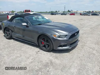 2016 Ford Mustang V6 z VIN 1FATP8EM6G5251286, wystawiony jako IAAI lot #42067157 z przebiegiem 85 106 mil mil oraz . Historia ofert i sprzedaży dostępna na DreamBid. Obrazek 1.