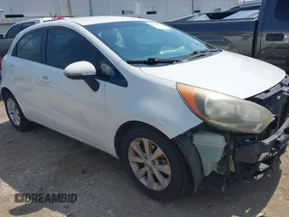 2013 Kia Rio SX z VIN KNADN5A39D6208807, wystawiony jako IAAI lot #42392747 z przebiegiem 170 895 mil mil oraz . Historia ofert i sprzedaży dostępna na DreamBid. Obrazek 1.