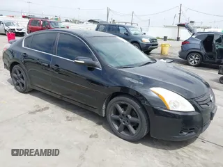 2012 Nissan Altima S z VIN 1N4AL2AP4CC122436, wystawiony jako IAAI lot #42291564 z przebiegiem 144 921 mil mil oraz . Historia ofert i sprzedaży dostępna na DreamBid. Obrazek 1.