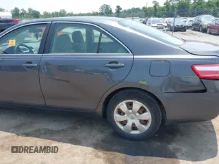 2007 Toyota Camry CE z VIN 4T1BE46K17U186575, wystawiony jako IAAI lot #42492280 z przebiegiem 184 813 mil mil oraz . Historia ofert i sprzedaży dostępna na DreamBid. Obrazek 6.