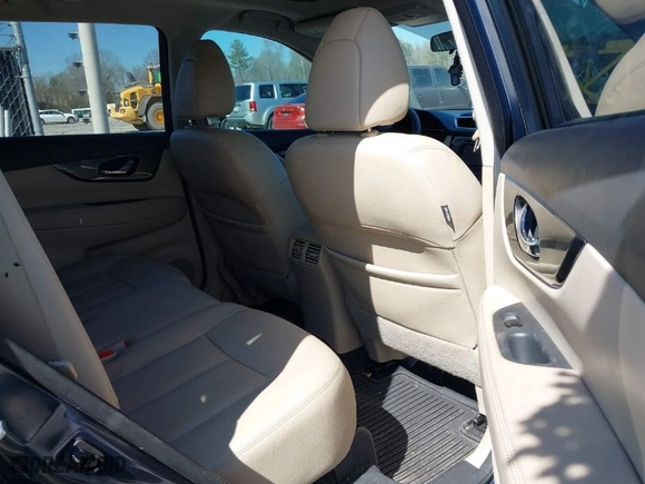 2016 Nissan Rogue SV with VIN 5N1AT2MT8GC815126, listed as a IAAI auction lot 41643696 with 112064 miles. Bid and sale history available at carsss.com. Image 8.