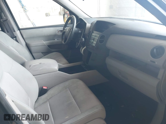 2011 Honda Pilot EX with VIN 5FNYF4H45BB093652, listed as a IAAI auction lot 41872586 with 213,125 mi miles. Bid and sale history available at carsss.com. Image 5.