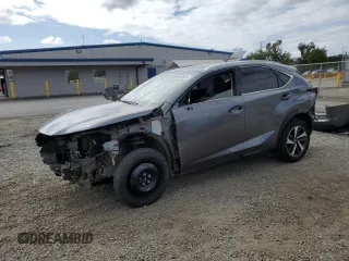 2020 Lexus NX 300 z VIN JTJDARBZXL5003815, wystawiony jako Copart lot #54363655 z przebiegiem 36 895 mil mil oraz Szkody całkowita. Historia ofert i sprzedaży dostępna na DreamBid. Obrazek 1.
