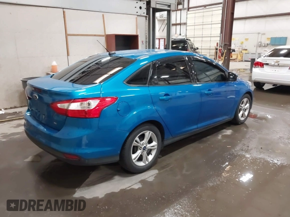 2014 Ford Focus SE with VIN 1FADP3F2XEL238344, listed as a IAAI auction lot 41845411 with 189,267 mi miles. Bid and sale history available at carsss.com. Image 4.