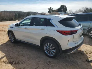 2021 Infiniti QX50 Luxe z VIN 3PCAJ5BB5MF125399, wystawiony jako Copart lot #45708015 z przebiegiem 26 913 mil mil oraz Szkody całkowita. Historia ofert i sprzedaży dostępna na DreamBid. Obrazek 2.