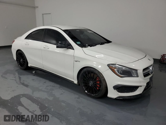 2014 Mercedes-Benz CLA 45 AMG z VIN WDDSJ5CB8EN077098, wystawiony jako Copart lot #43149875 z przebiegiem 92 868 mil mil oraz Czysty tytuł • Clean title. Historia ofert i sprzedaży dostępna na DreamBid. Obrazek 4.