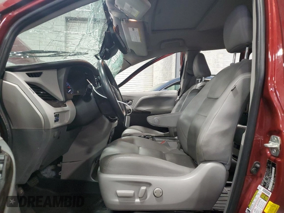 2020 Toyota Sienna XLE z VIN 5TDDZ3DC0LS249557, wystawiony jako Copart lot #56172865 z przebiegiem 79 667 mil mil oraz Szkoda całkowita • Salvage title. Historia ofert i sprzedaży dostępna na DreamBid. Obrazek 7.