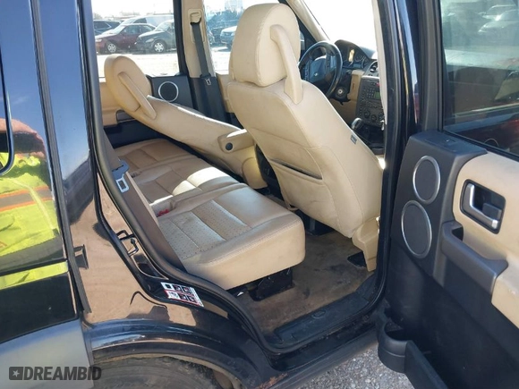 2006 Land Rover LR3 SE with VIN SALAE25476A402462, listed as a IAAI auction lot 41193417 with 251,748 mi miles. Bid and sale history available at carsss.com. Image 8.
