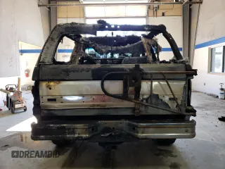 1996 Ford Bronco Custom with VIN 1FMEU15H6TLA69143, listed as a Copart auction lot 84719144 with Not Provided miles and Non Repairable. Bid and sale history available at DreamBid. Image 6.